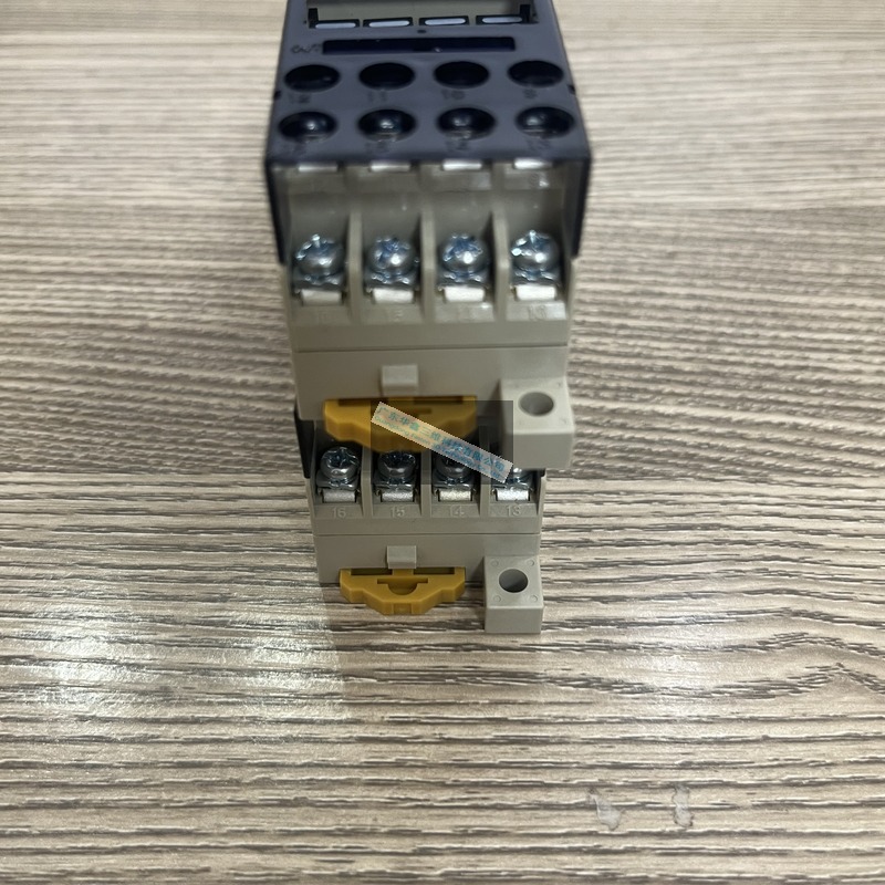 欧姆龙继电器G3DZ-F4B DC24 (5).jpg