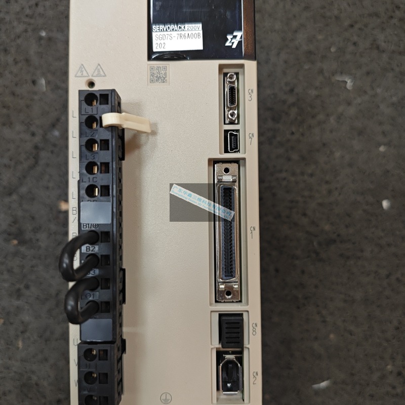 YASKAWA驱动器SGD7S-7R6A00B202 (1).jpg