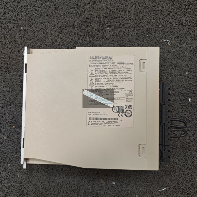 YASKAWA驱动器SGD7S-7R6A00B202 (2).jpg