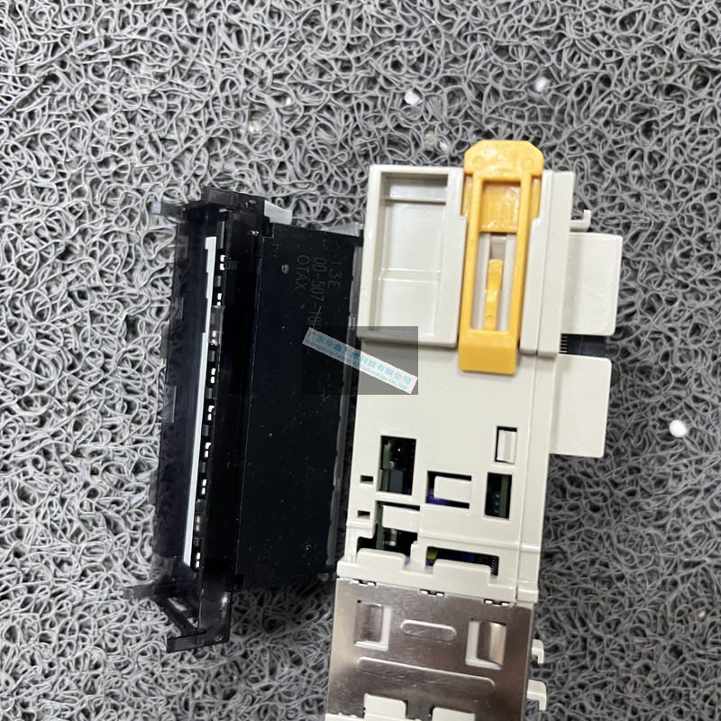 欧姆龙模块CJ1W-DA021 (2).jpg