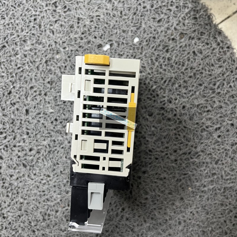 欧姆龙模块CJ1W-AD04U (5).jpg