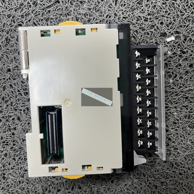 欧姆龙模块CJ1W-AD04U (3).jpg